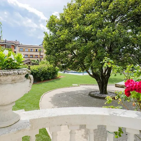 Rachel Quadro Apartament *