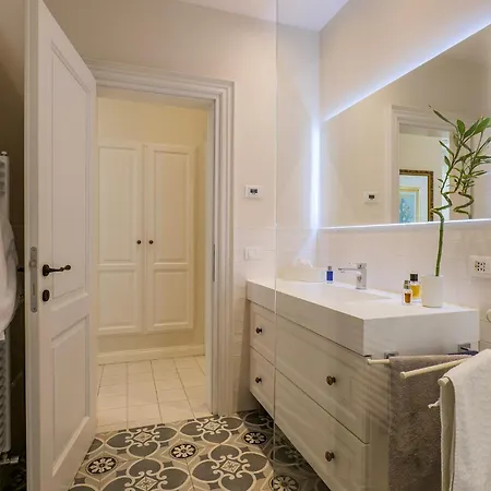 Rachel Quadro 因特拉