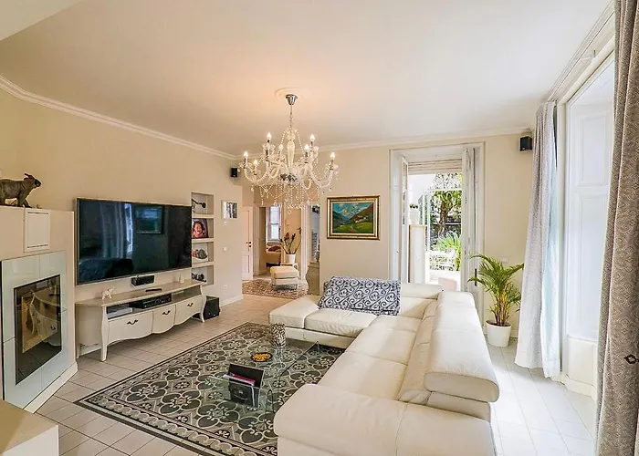 Rachel Quadro Apartament